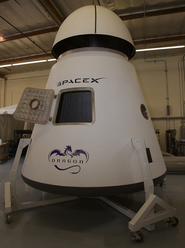 Engineering Model of the SpaceX Dragon Capsule