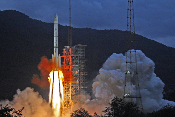 China's Chang'e 2 Lifts Off