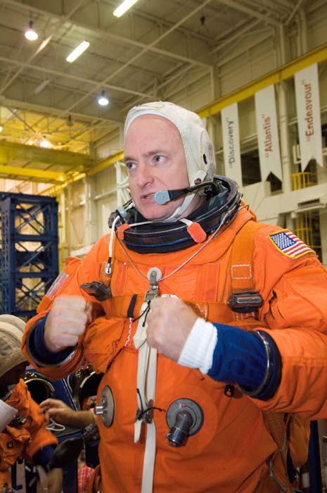 Mission Endeavour: Shuttle Commander, Pilot Aim for Orbit