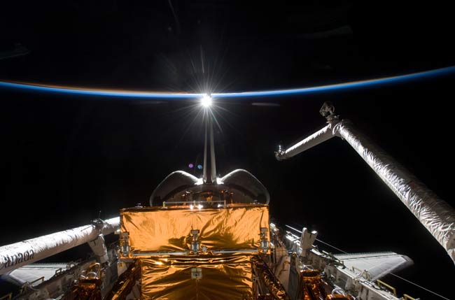 Stormy Weather Delays Space Shuttle Landing