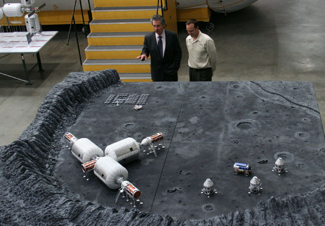 Private Moon Bases Planned