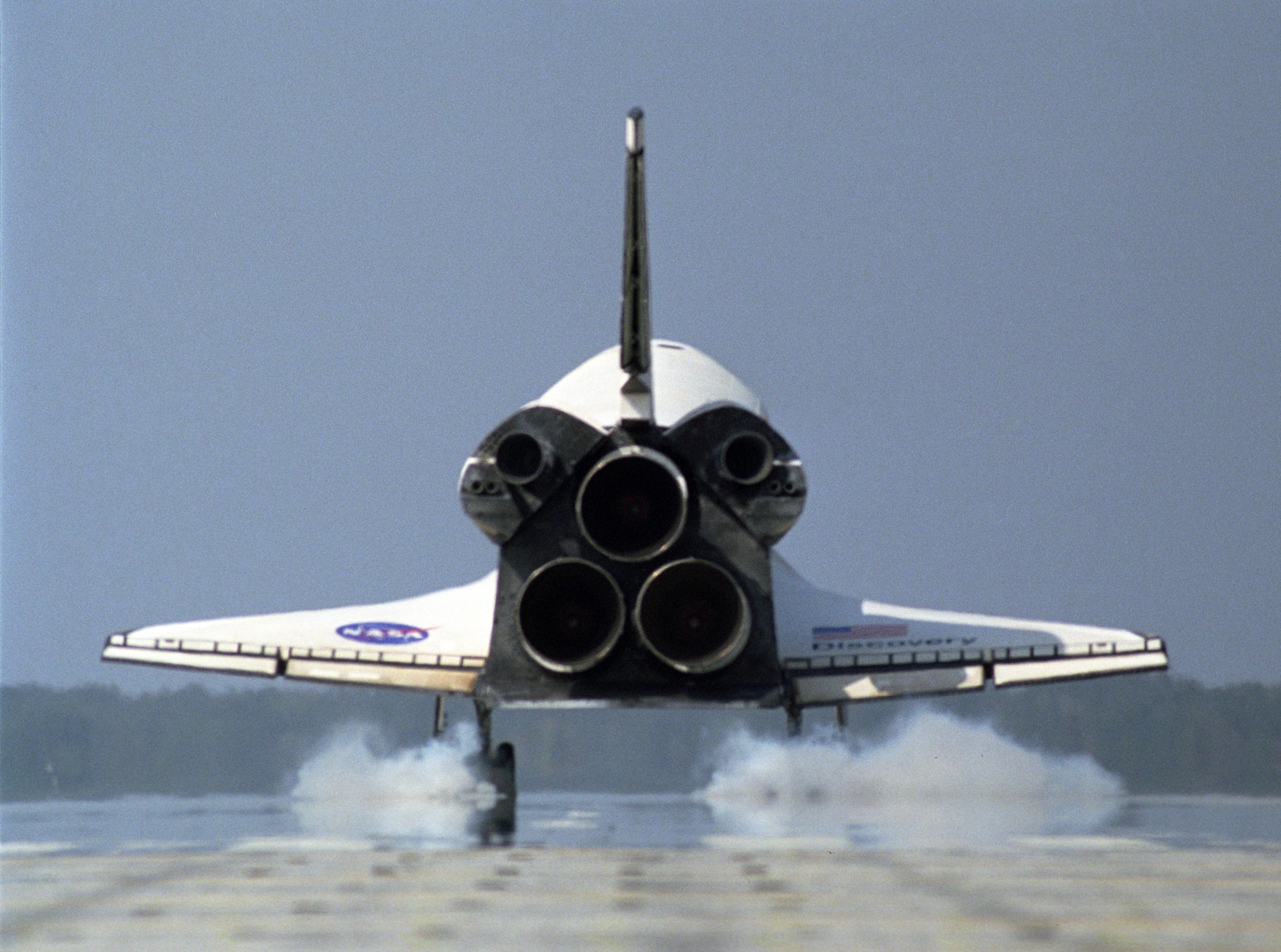 Discovery Kicks Up Dust