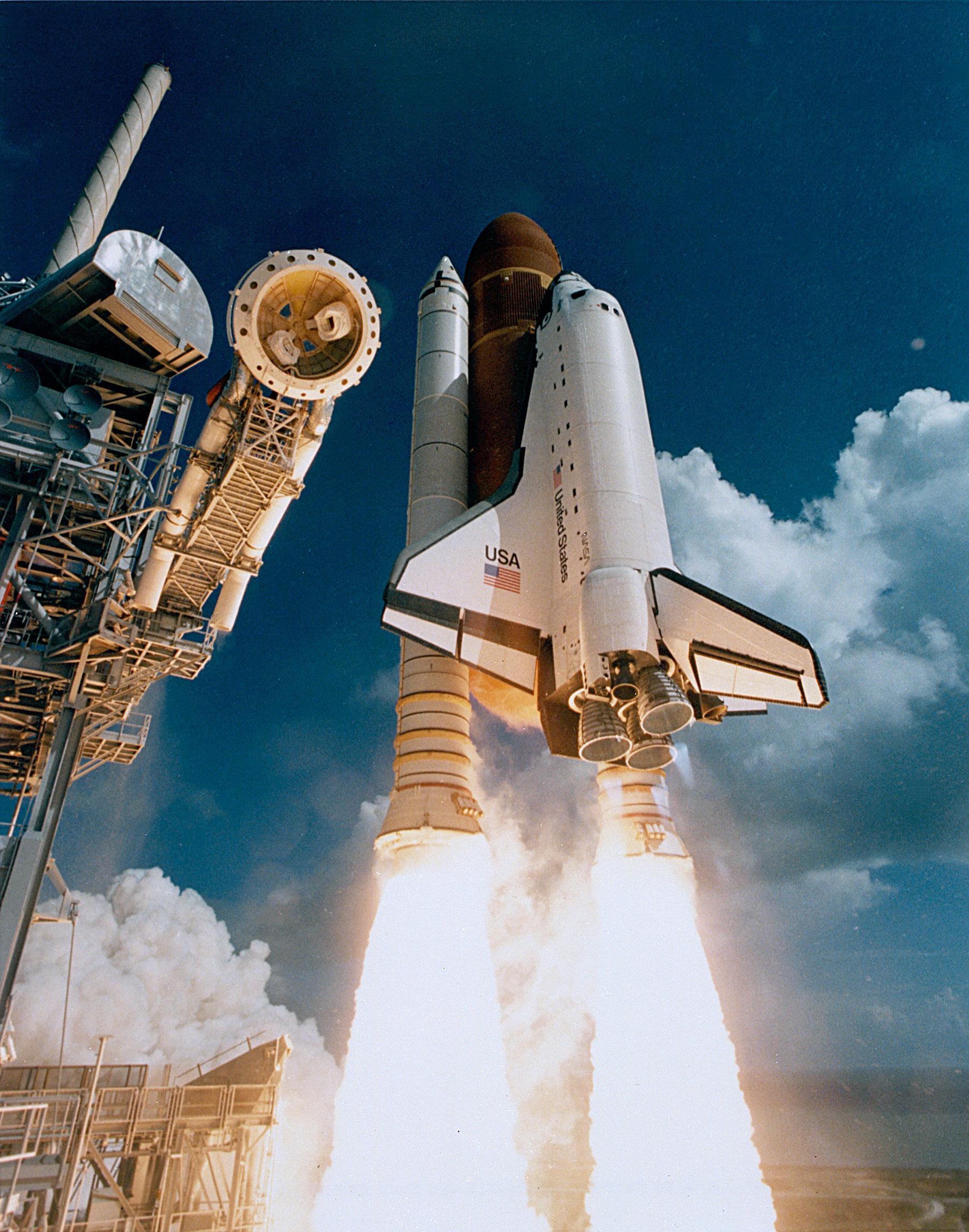 Atlantis Blasts off
