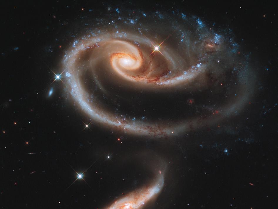 Hubble Colliding Spiral Galaxies