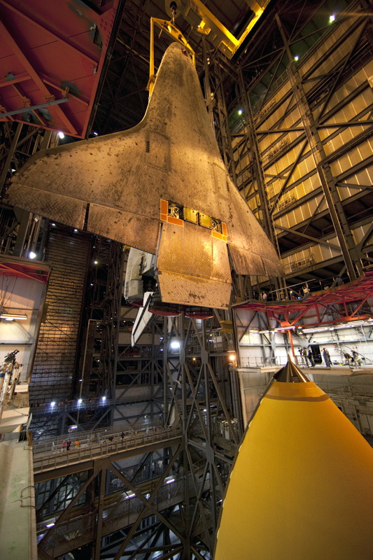 Atlantis Lowering to Mobile Launcher Platform