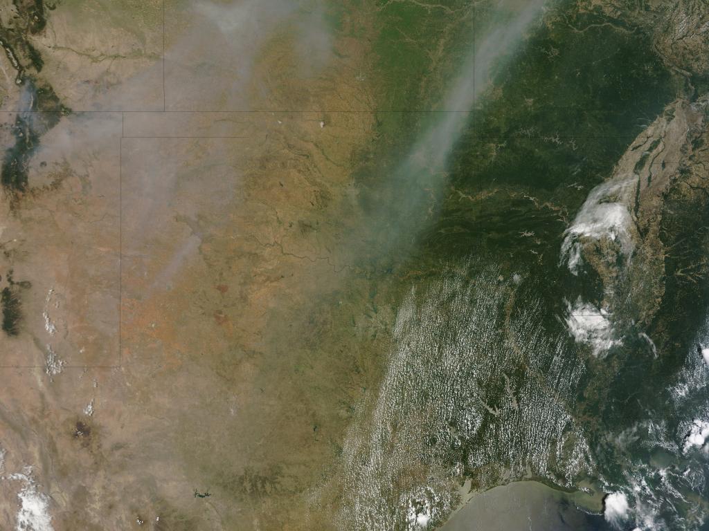 Smoke from Arizona Fires Moving Over U.S.