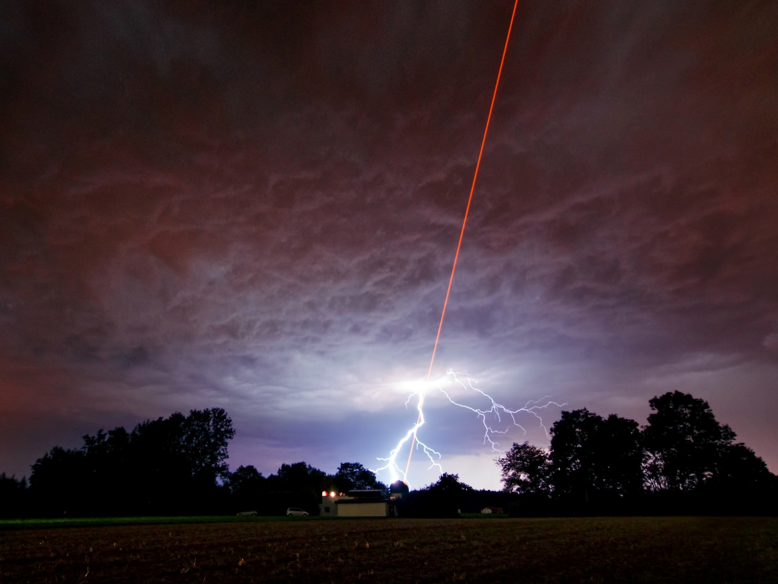 laser-meets-lightning