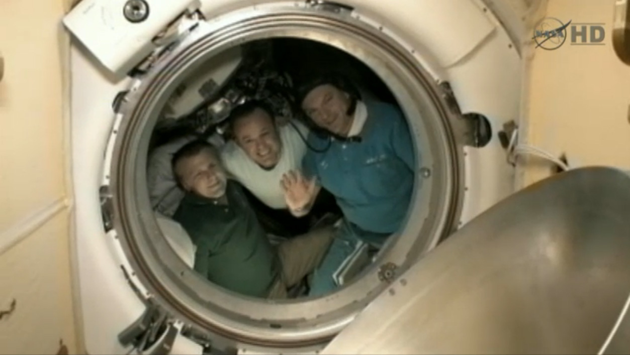 Expedition 28 Crew Bids Farewell to Space Station