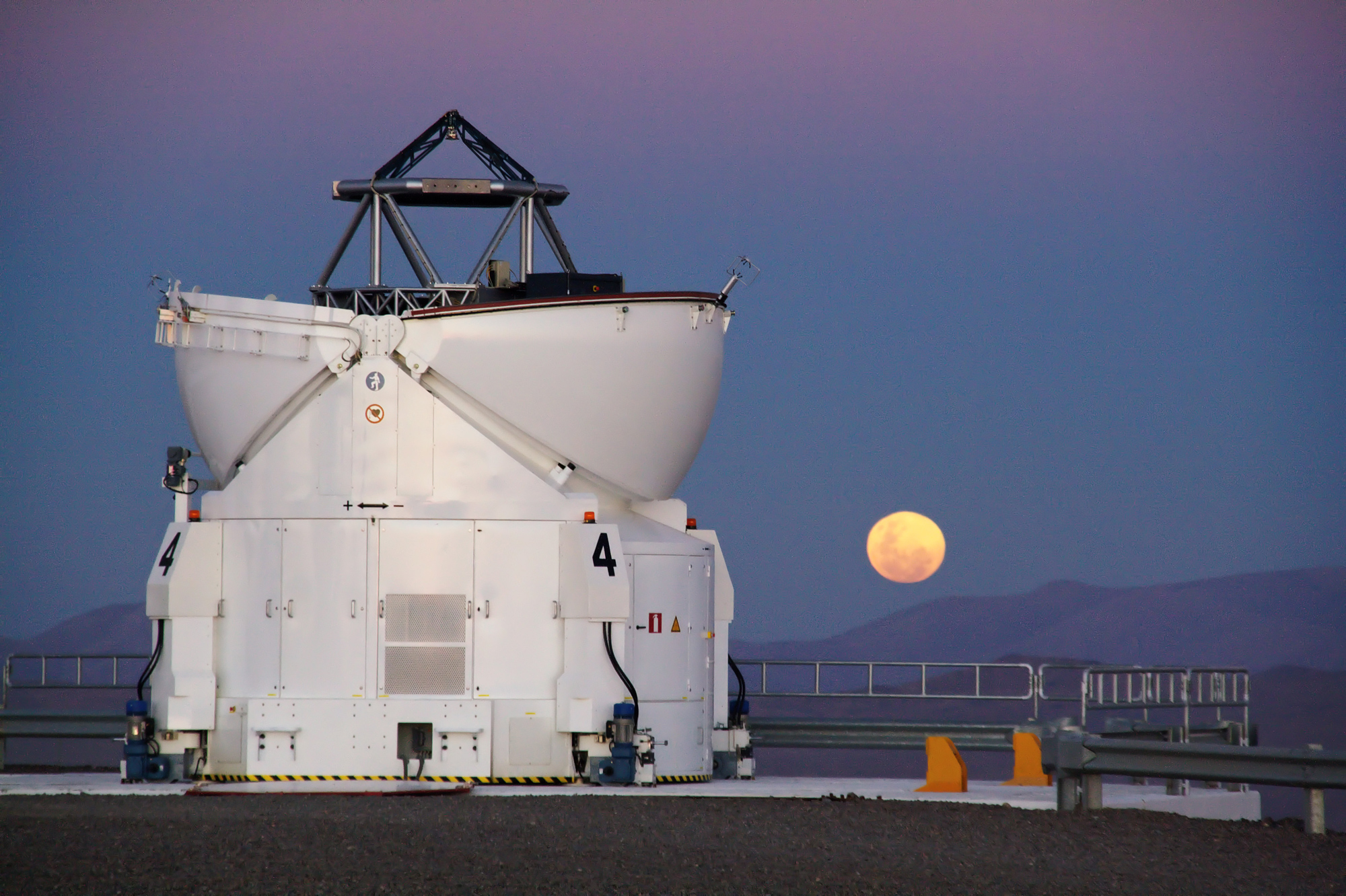 Low Red Moon