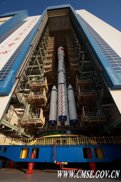 China's Tiangong 1 Spacecraft & Launch Vehicle Rolled to Launch Site