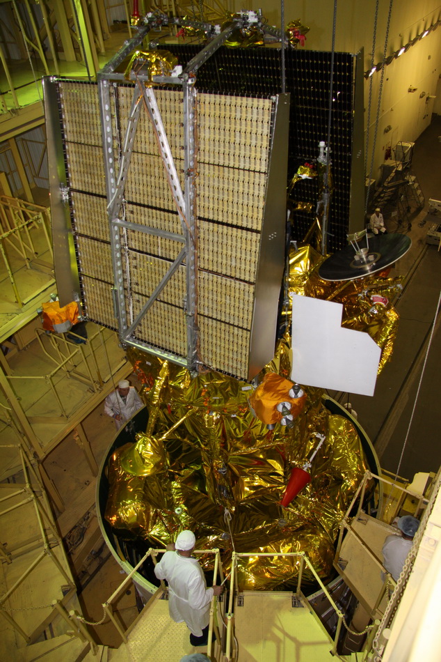 Russia Packs Mars Phobos-Grunt Spacecraft for Launch