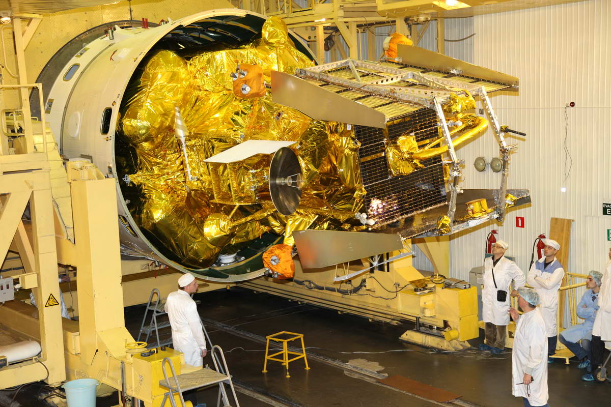 Russia Packs Mars Phobos-Grunt Spacecraft for Launch