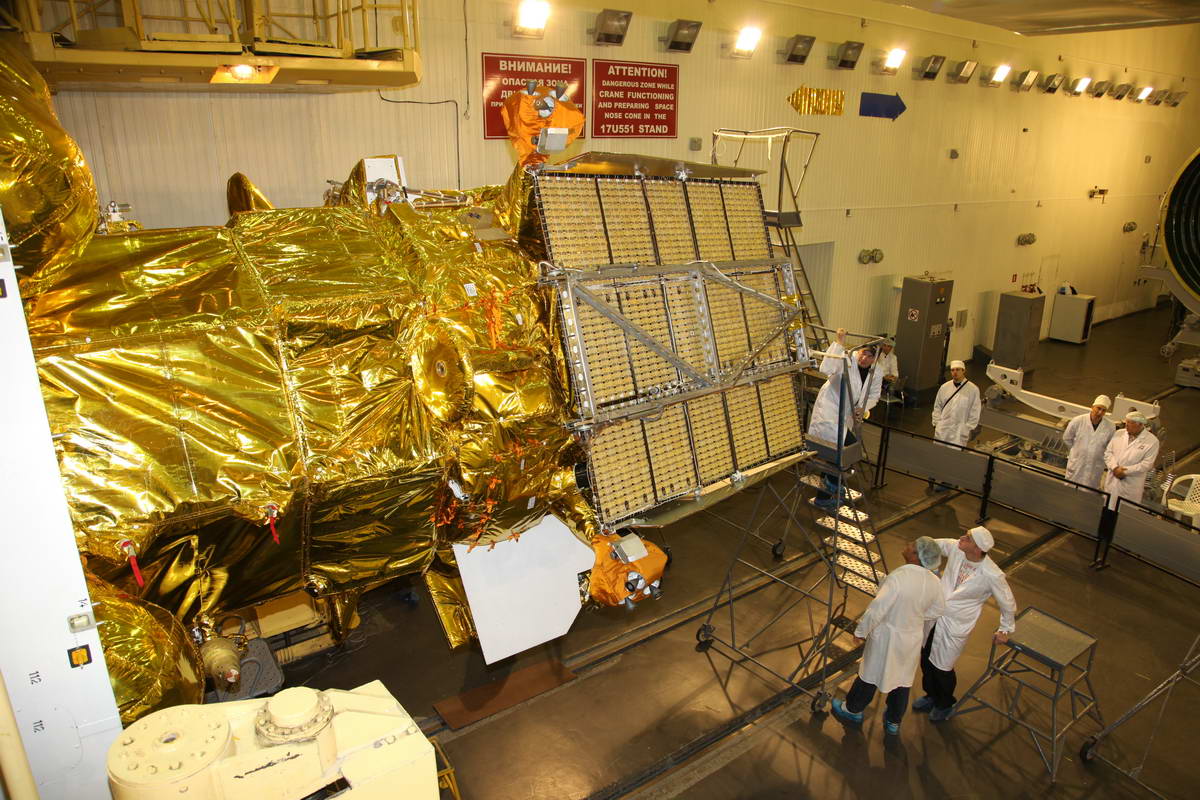 Russia Packs Mars Phobos-Grunt Spacecraft for Launch