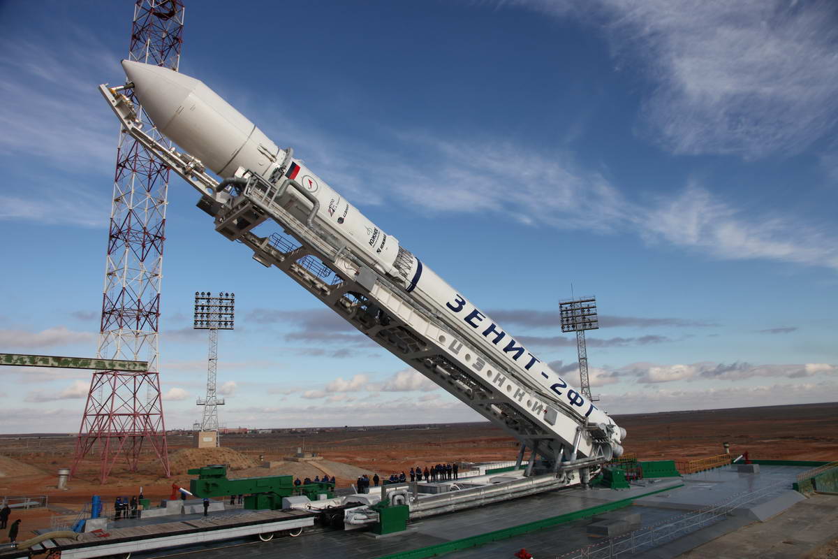 Phobos-Grunt Rocket Raised for Launch