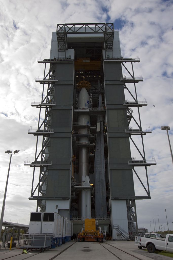 Curiosity Rover Atop Atlas 5 Rocket