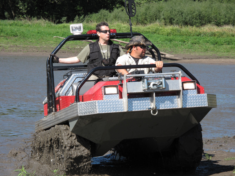 Meteorite Men - Geoff Notkin & Steve Arnold in Amphibious Vehicle
