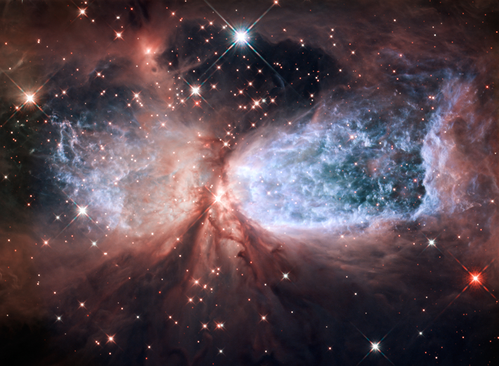 Space Christmas: Festive Photos of Cosmic Beauty
