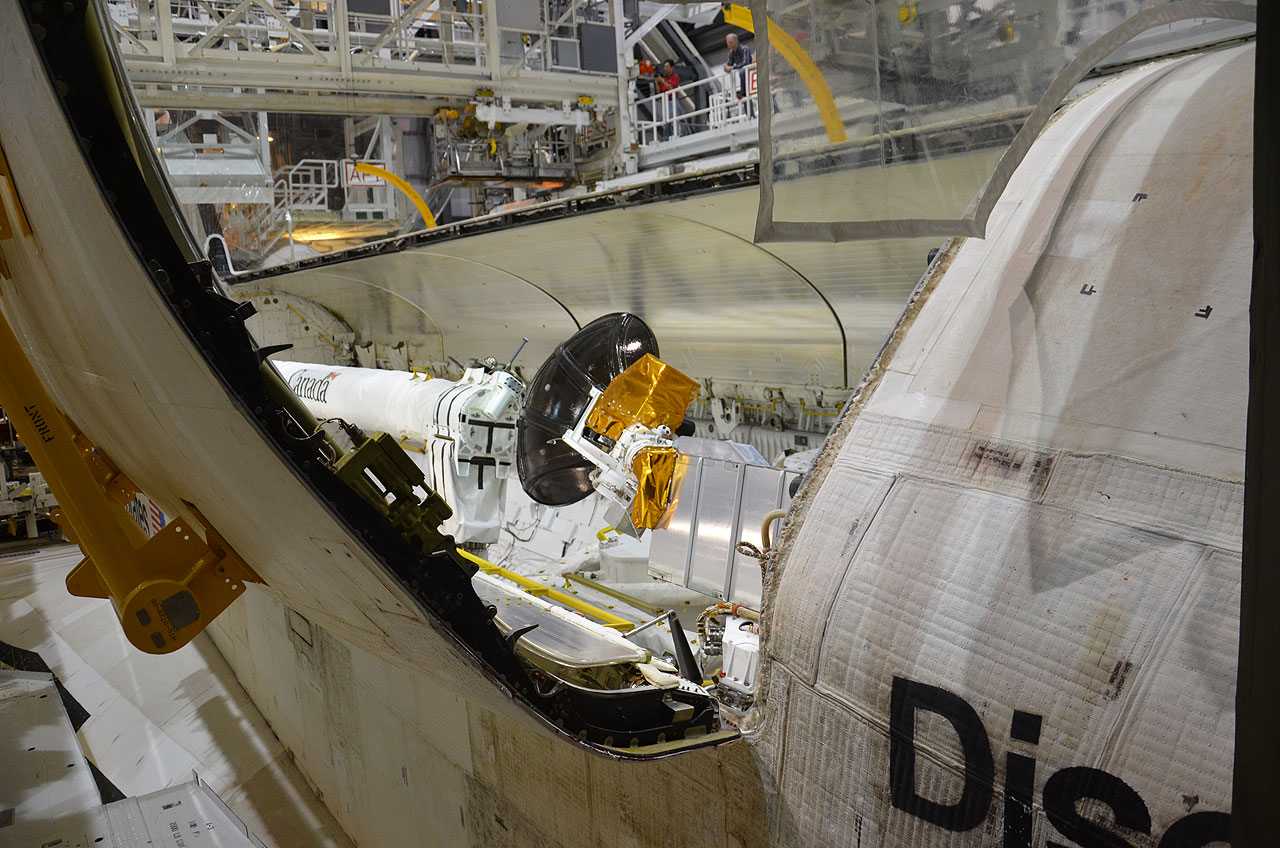 Space Shuttle Discovery Payload Bay Doors Final Closure