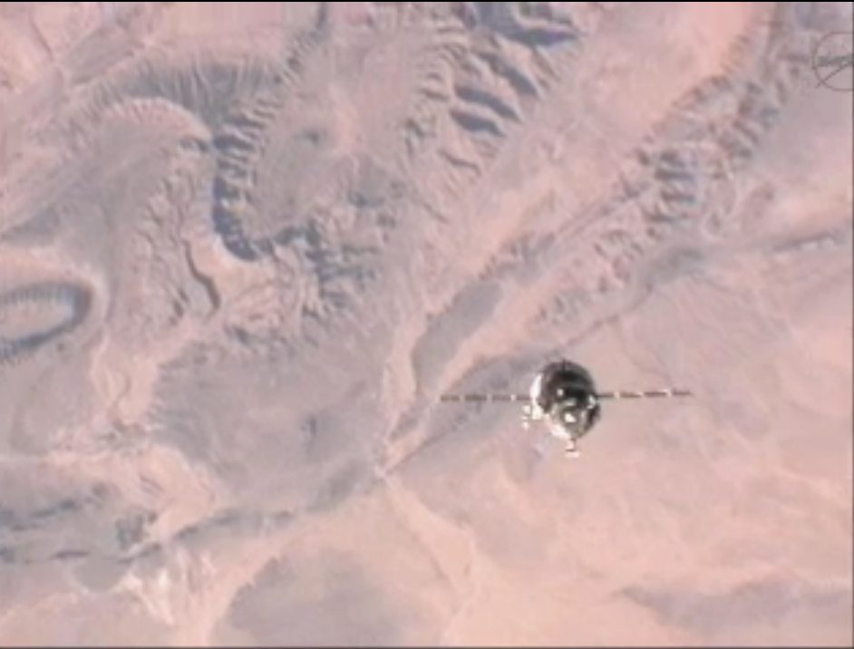 Expedition 30 New Crew Arrives