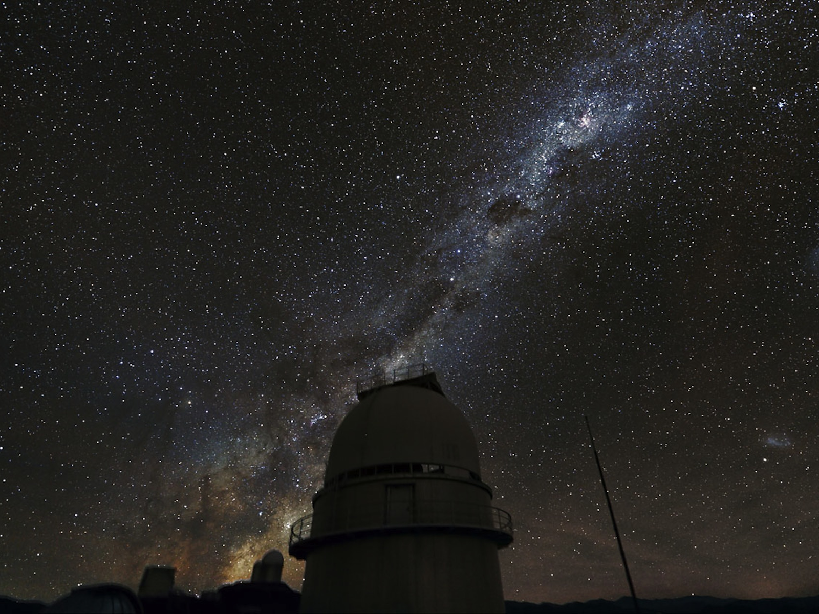 The Milky Way over the 1.54-metre Danish Telescope at La Silla