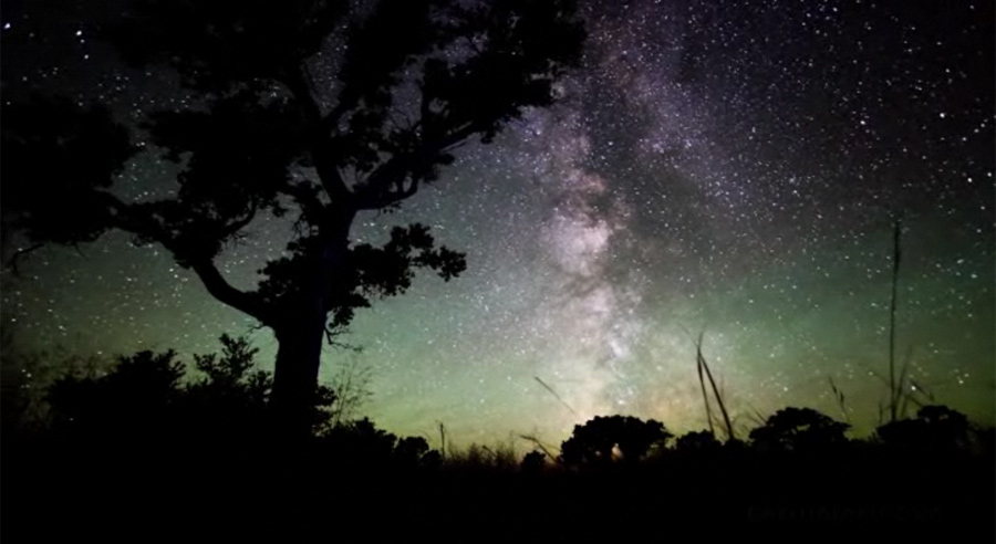 Skywatcher Creates Stunning Time-Lapse Video of Night Sky Majesty