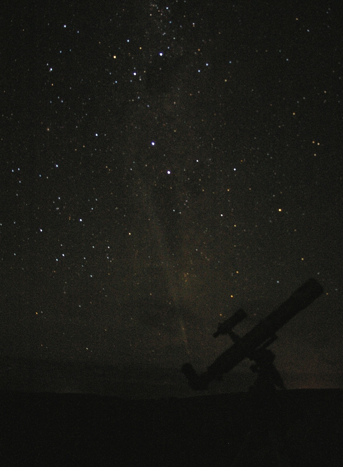 Brush with the Sun: Skywatcher Spots Daredevil Comet Down Under