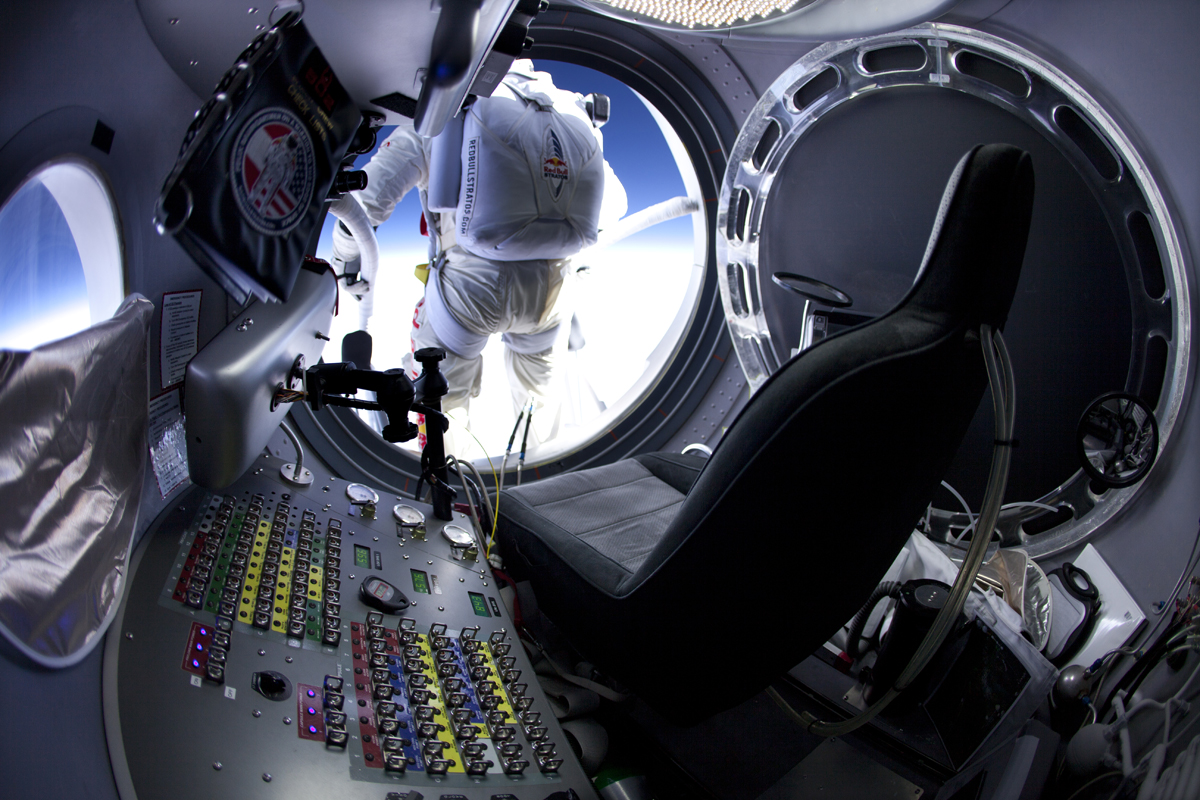 Baumgartner Prepares to Leap