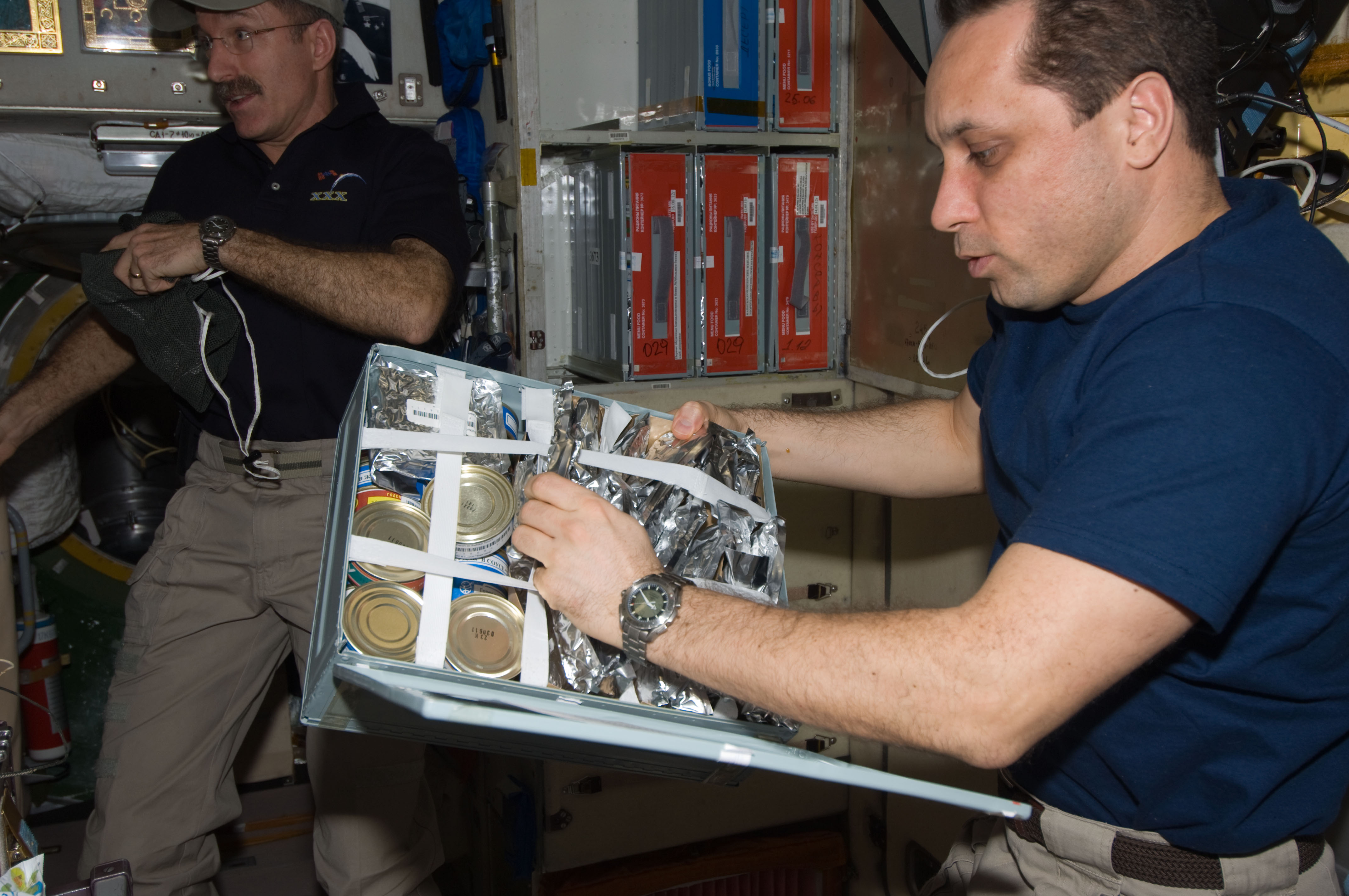 Cosmonaut Grabs Lunch on Expedition 30