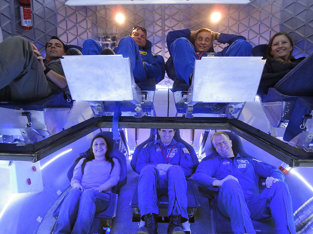 SpaceX Shows Off Manned Dragon Capsule at Space Expo
