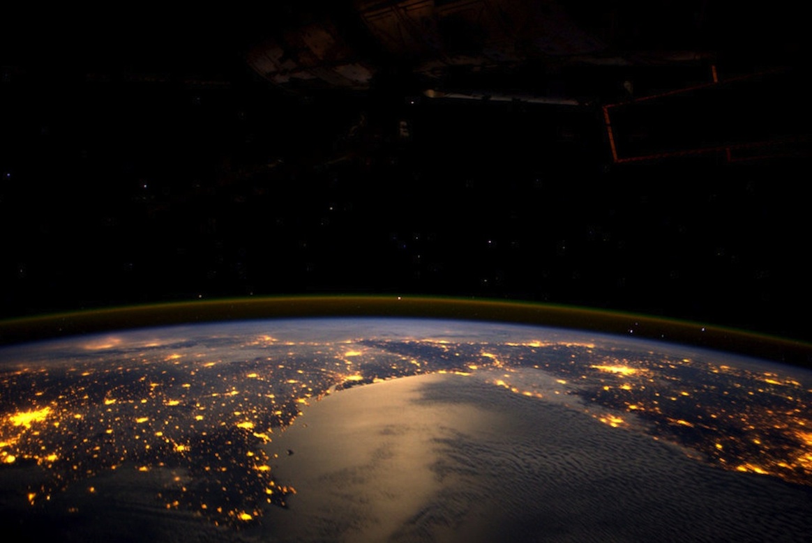 Return to Earth: An Astronaut's View of Coming Home