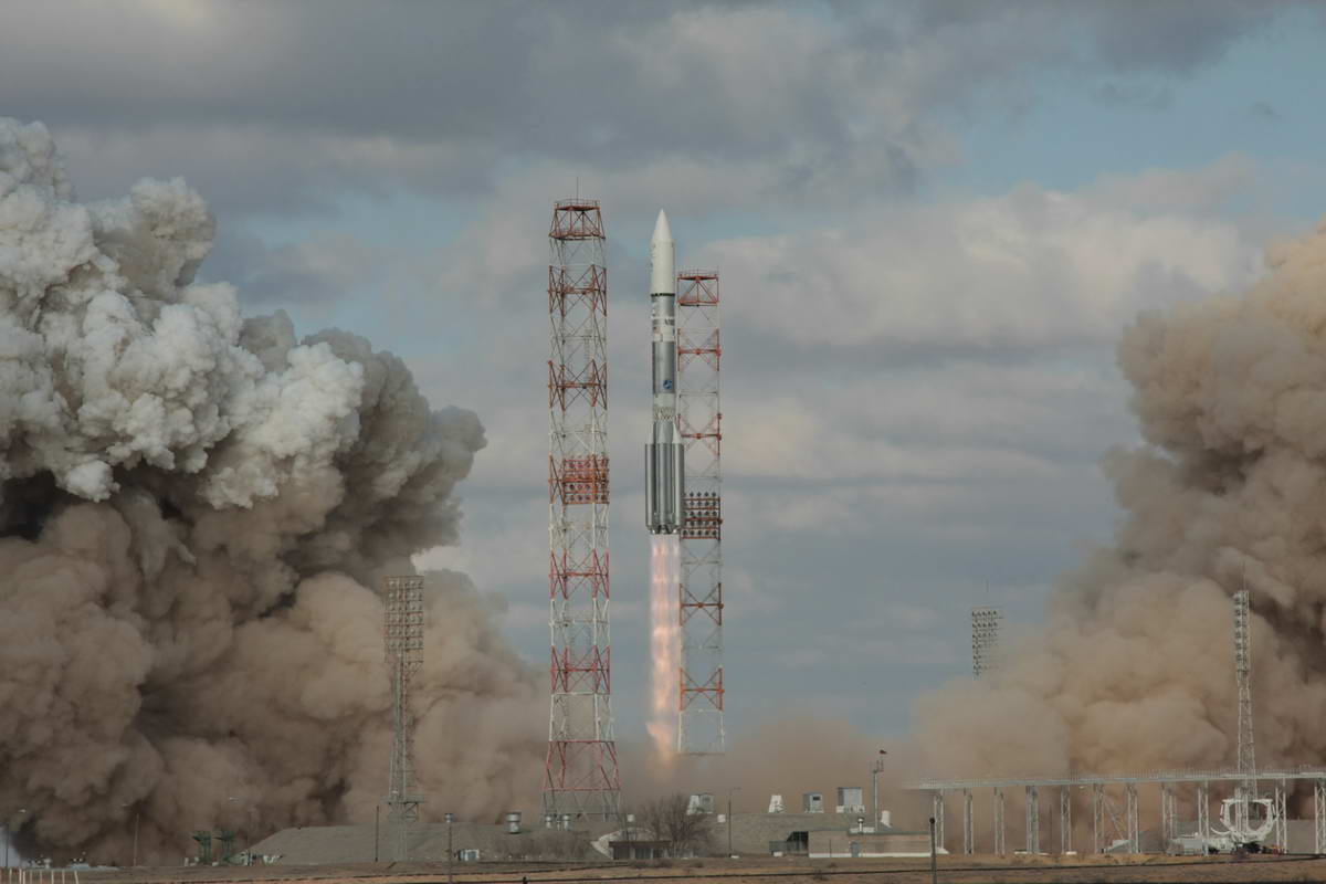 Proton Rocket Launches Intelsat 22 Satellite