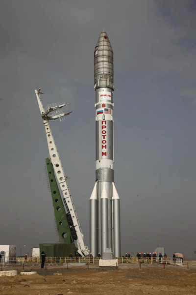 Proton Rocket Prepared to Launch Intelsat 22 Satellite