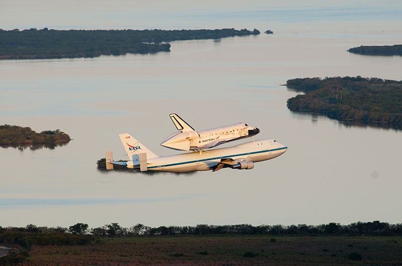 Shuttle Discovery Flying to Museum