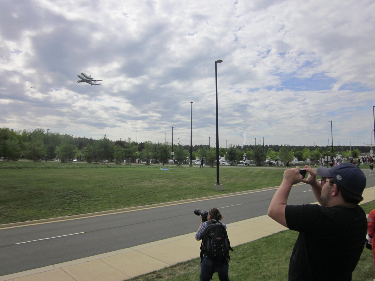 Shuttle Carrier Aircraft and Discovery Flying by the Udvar-Hazy Center