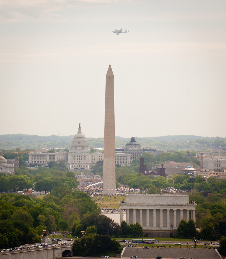 Space Shuttle Discovery Over D.C.