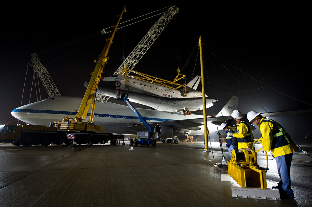 Shuttle Discovery Detached From Carrier Plane