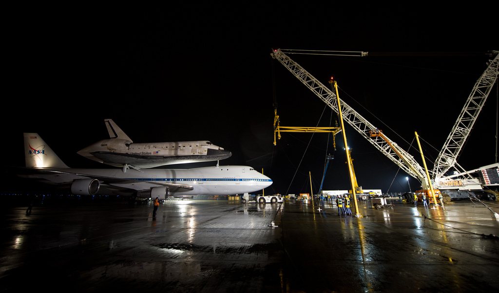 Space Shuttle Discovery Ready For Demate
