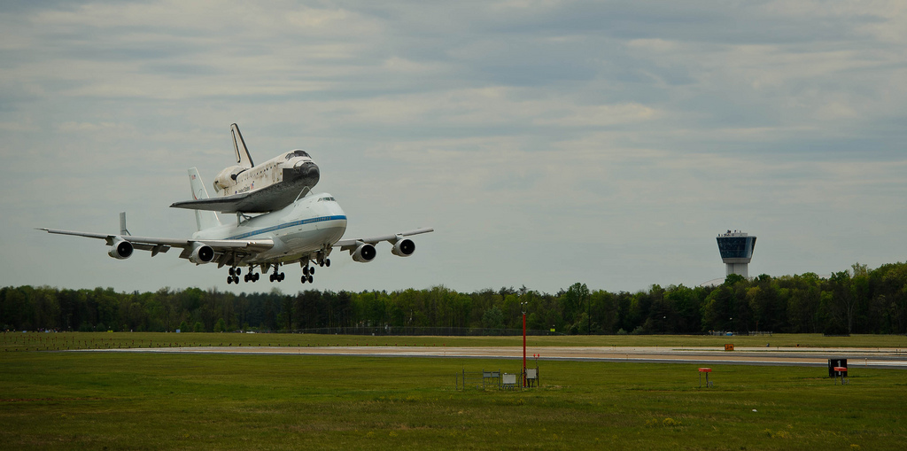 Space Shuttle Discovery Landing