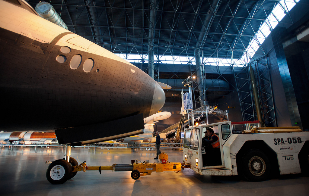 Shutte Enterprise Udvar-Hazy Roll-Back