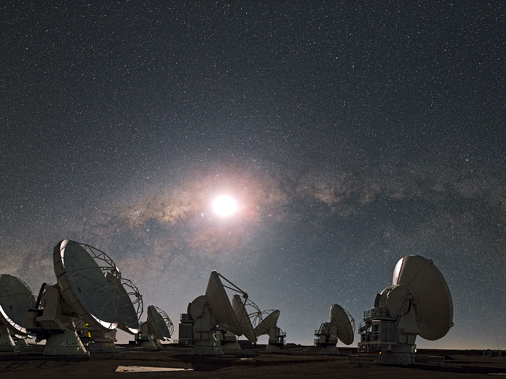 The Moon and the Arc of the Milky Way