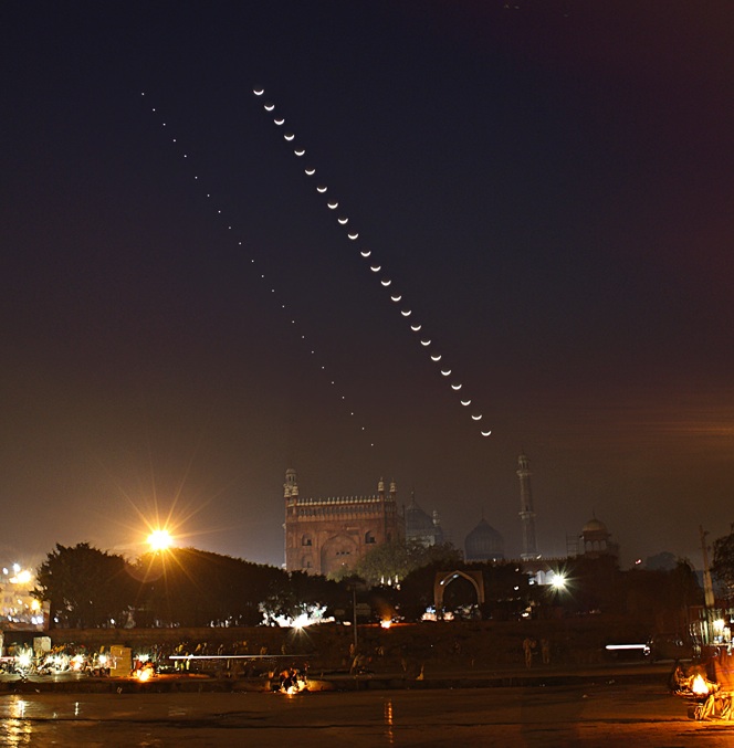 Moon and Venus Set Over Historic Old Delhi Mosque