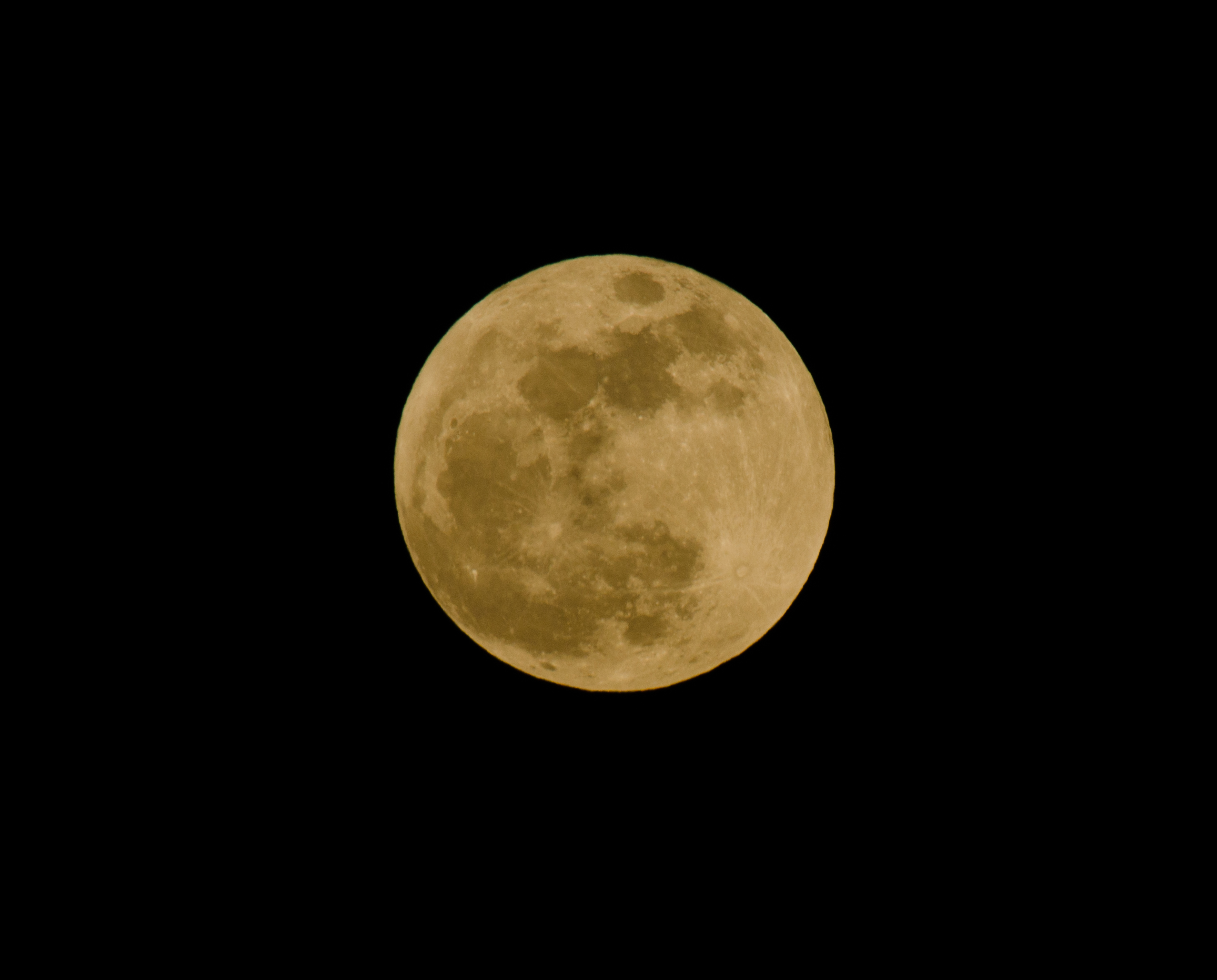 Supermoon 2012 from Walnut Creek, Calif.: Wayne Louie