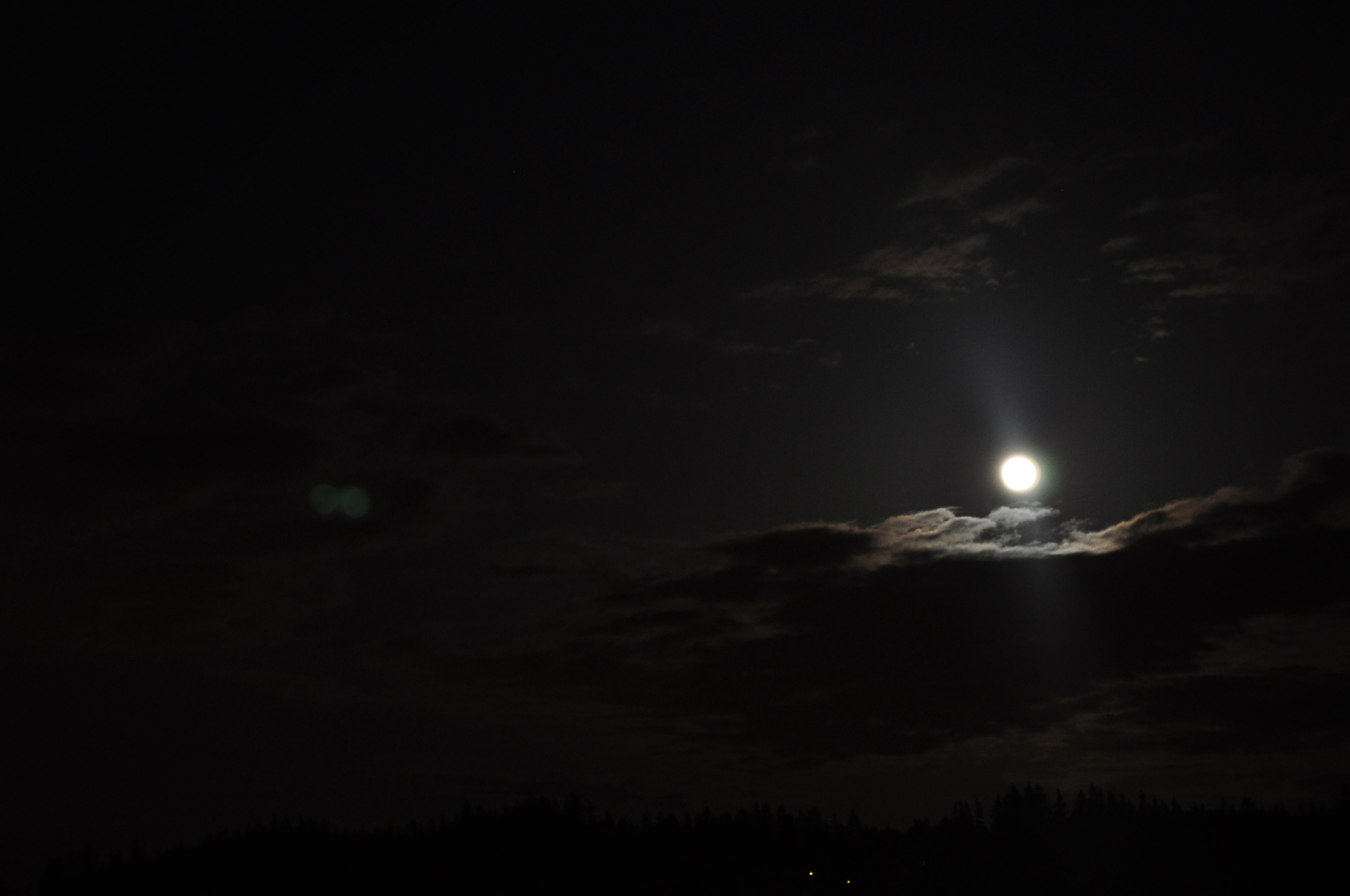 Supermoon 2012 in Manchester, Wash.: Tonya Traylor