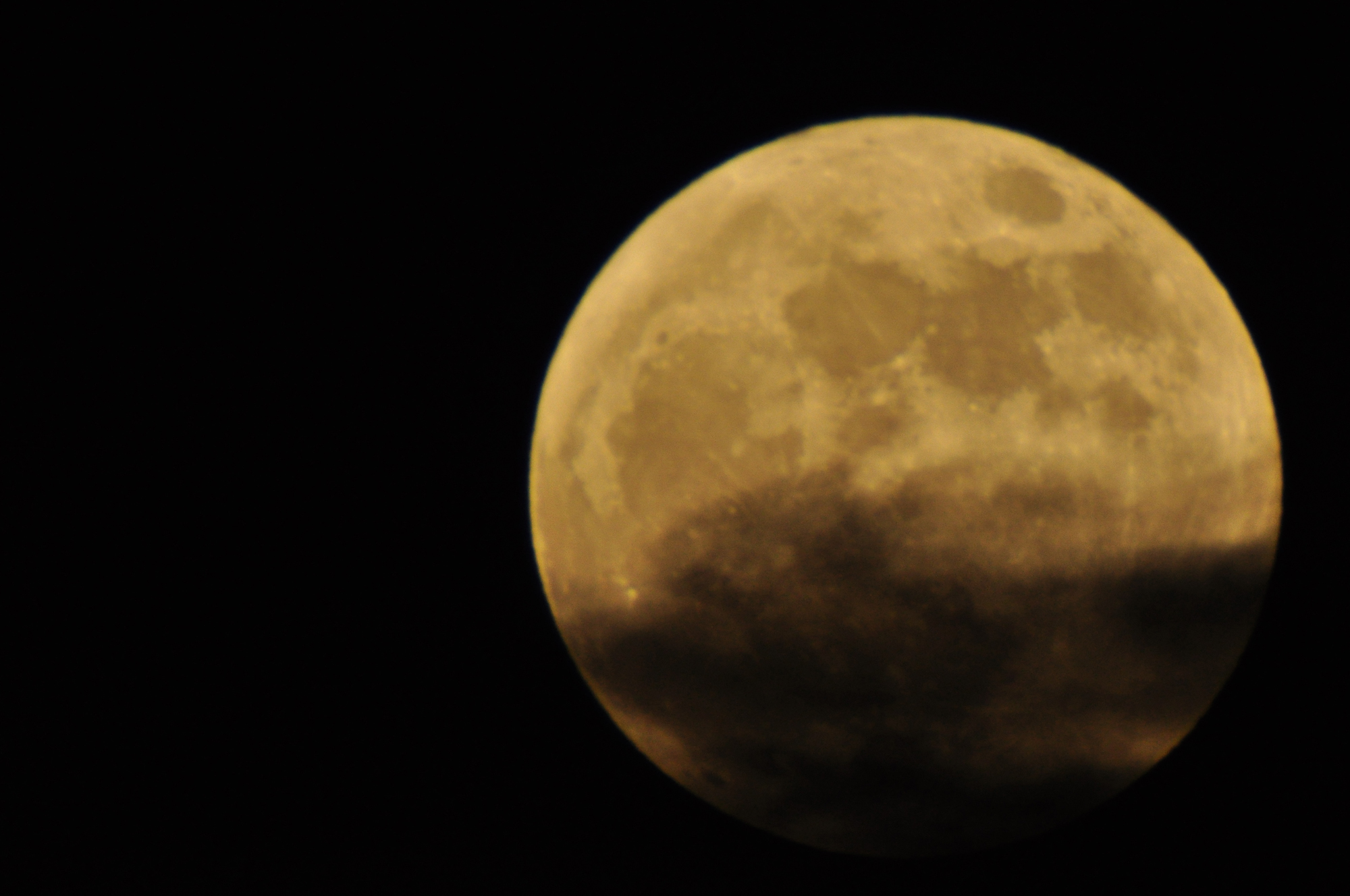 Supermoon 2012 in Manchester, Wash.: Tonya Traylor