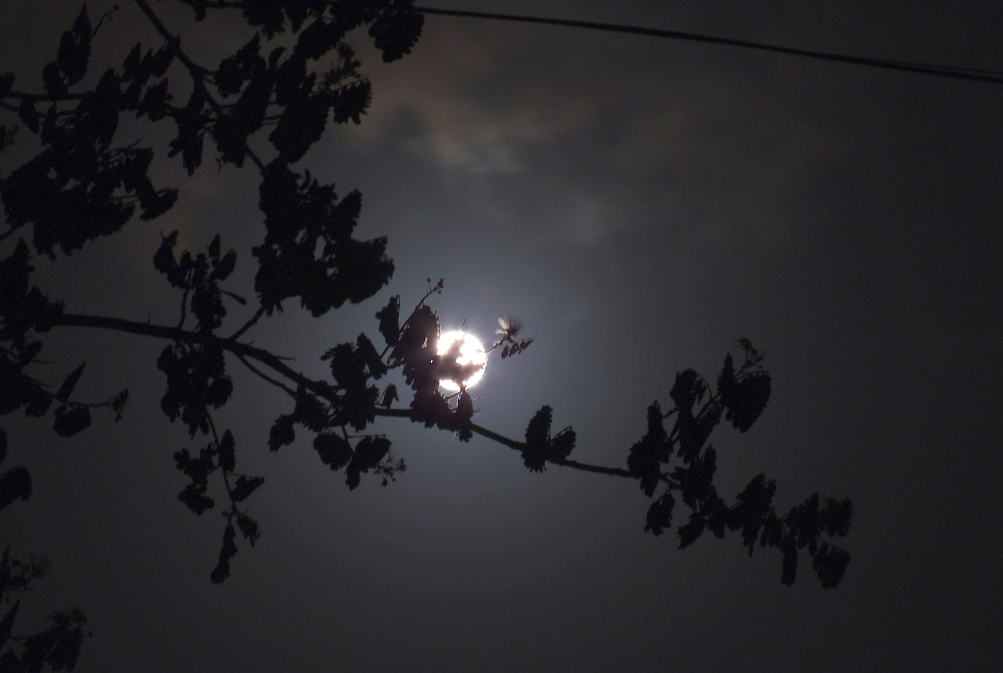Supermoon 2012 Over Mumbai: Jatin Raval