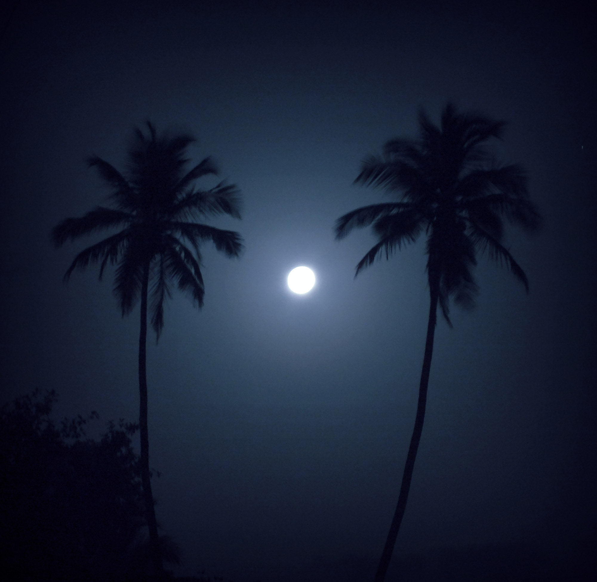 Supermoon 2012 Over Mumbai: Jatin Raval