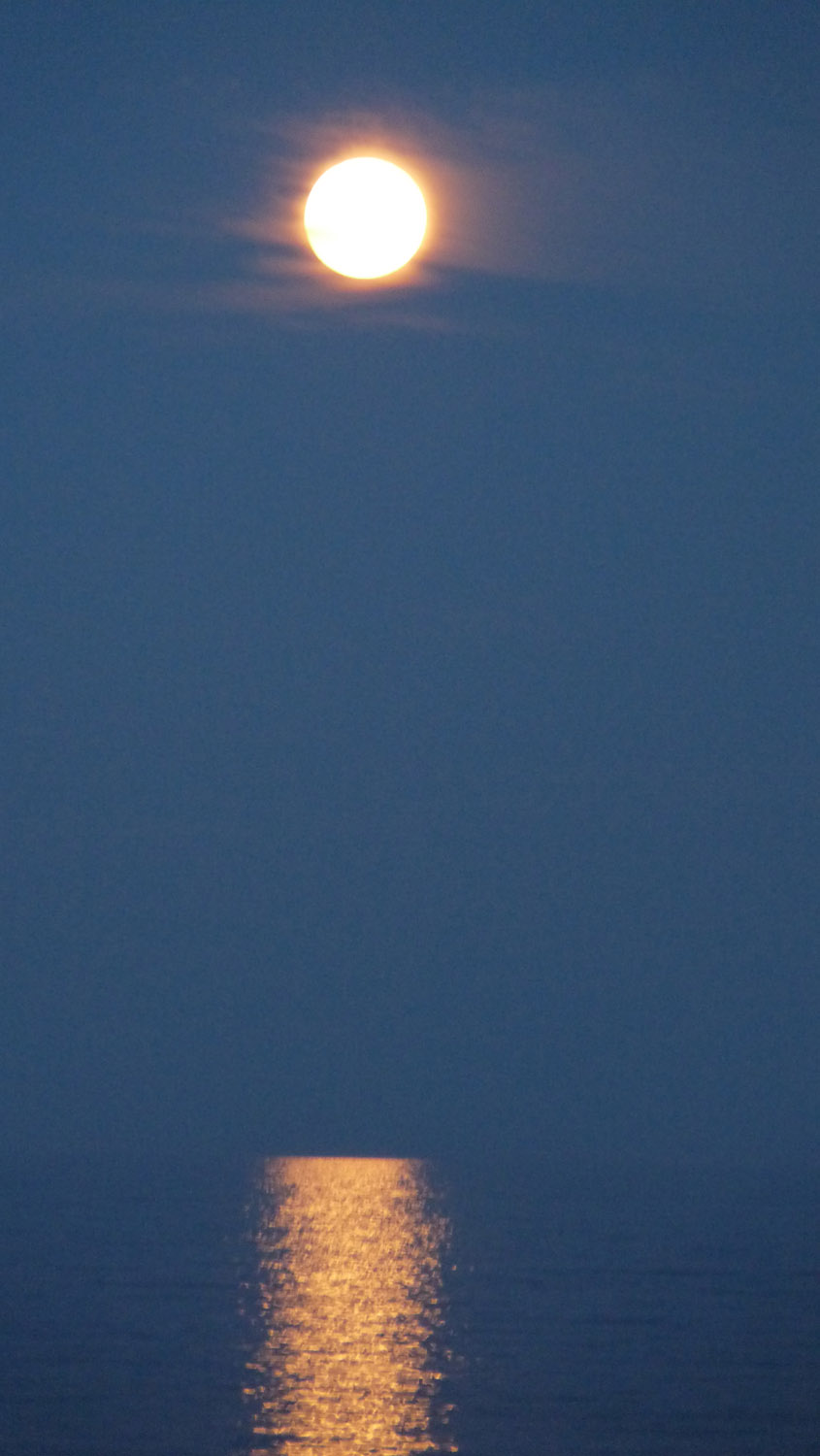 Supermoon 2012 Over Hampton Beach: Uli Creighton