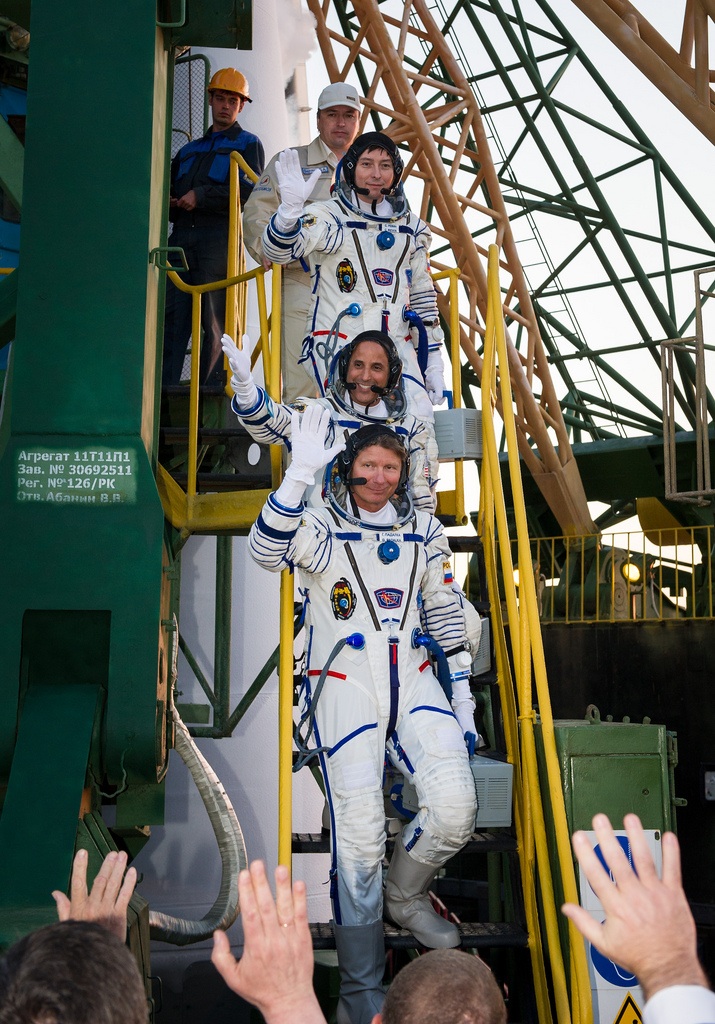 Expedition 31 Crew Readies for Launch