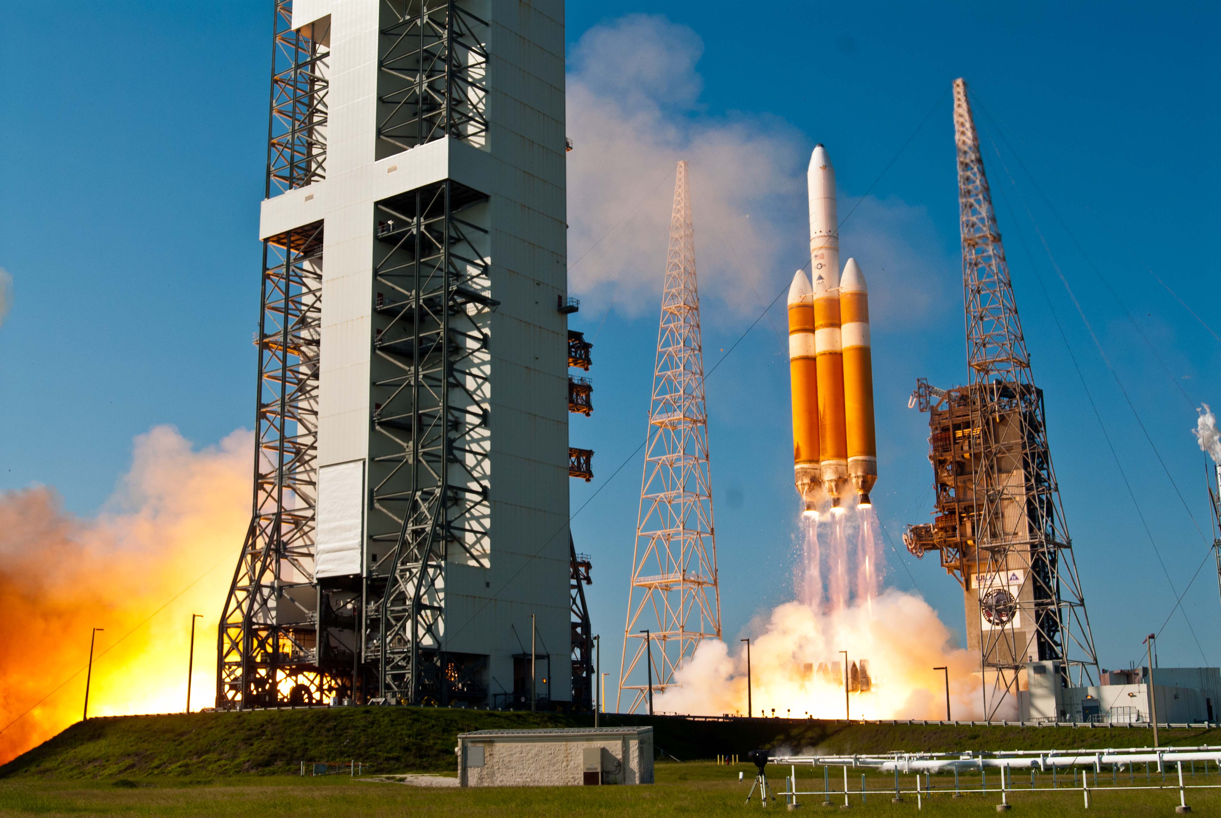 Secret Spy Satellite Blasts Off