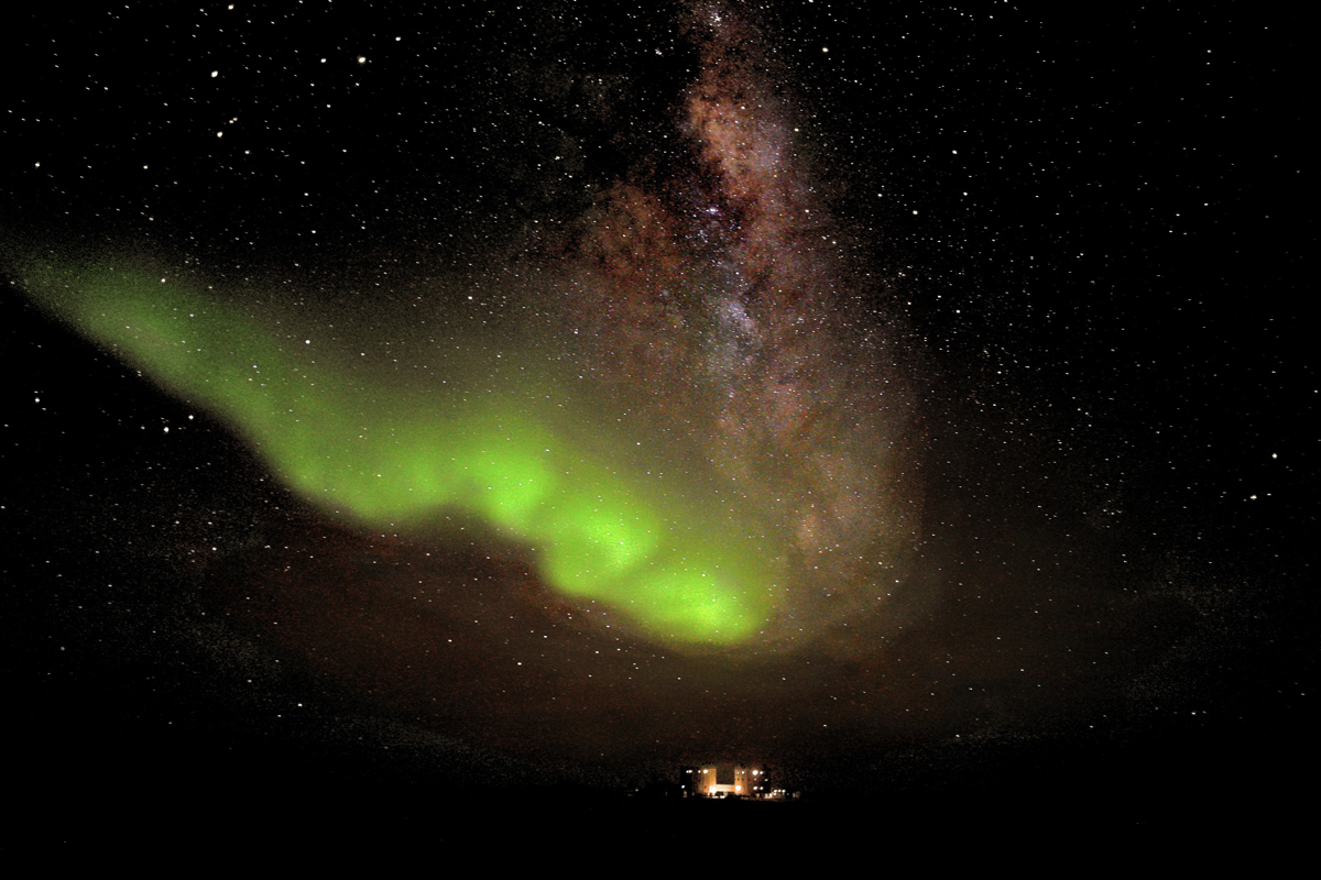 Aurora Australis over Concordia Station